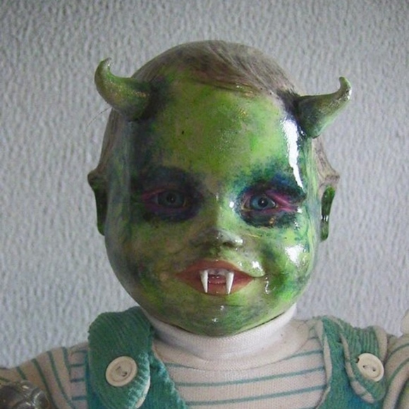 Siamese Twin Newborn Demon Zombie w Fangs Doll - Picture 6 of 8